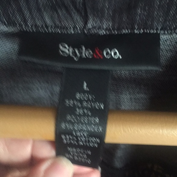 Sweater - Picture 4 of 5